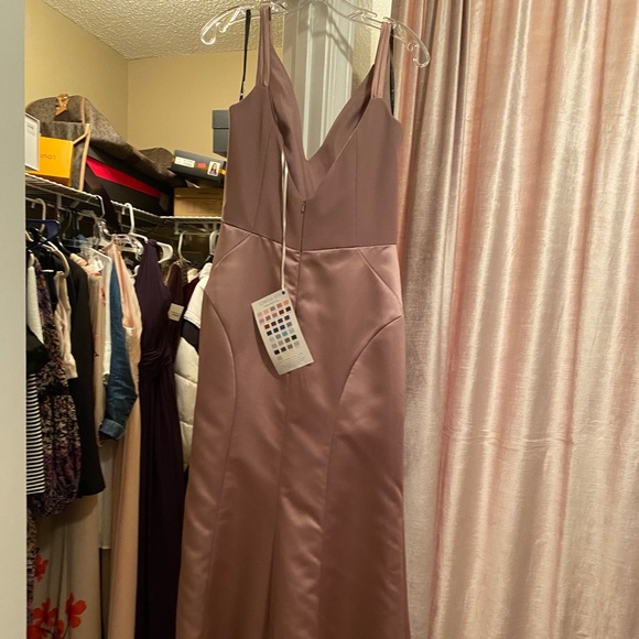 Gown - Picture 2 of 3